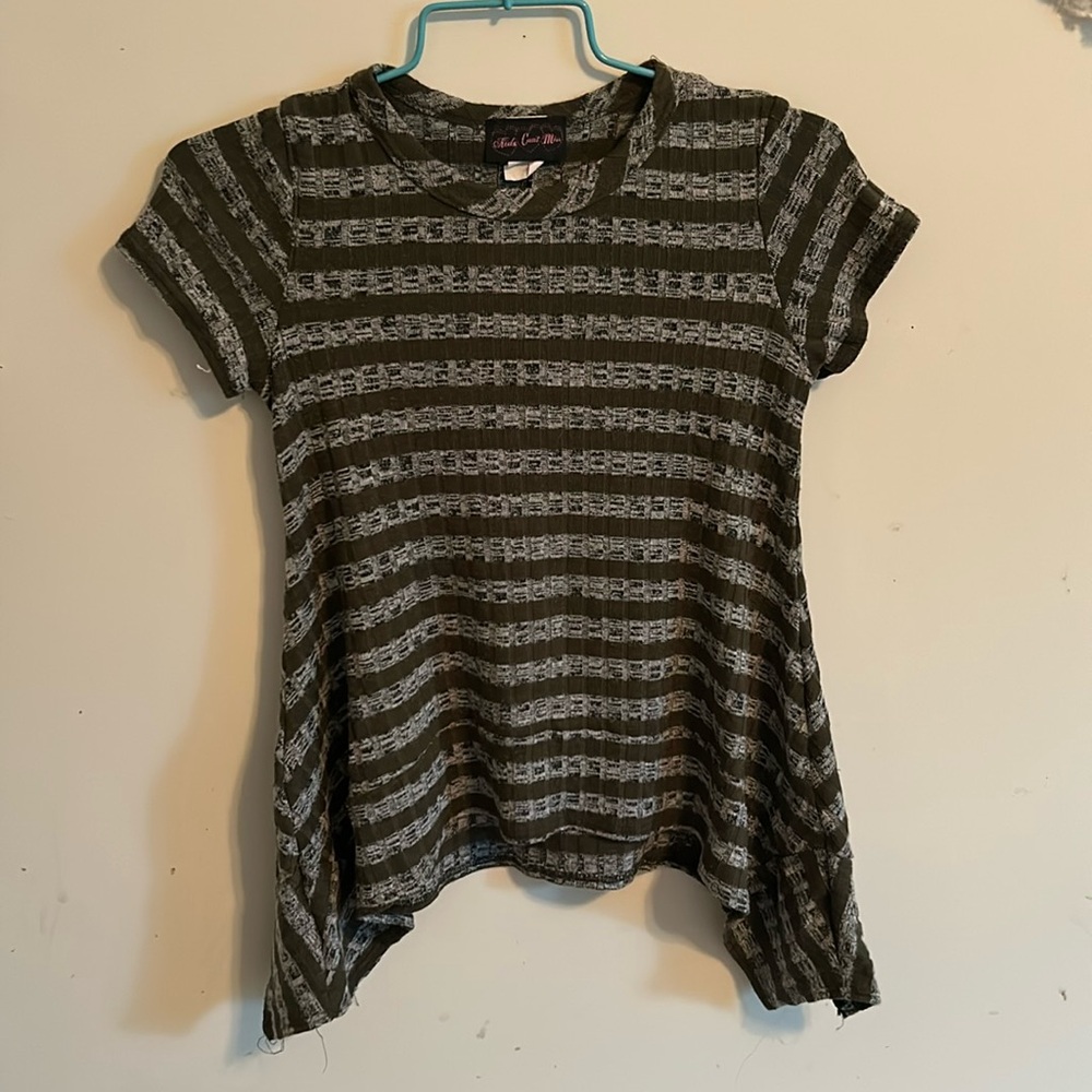 Girl’s 14-15 Green Striped Top